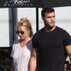 Exclusif - Britney Spears et son compagnon Sam Asghari sont allés déjeuner dans le restaurant "Le Pain Quotidien" à Beverly Hills. Le 12 juillet 2019.