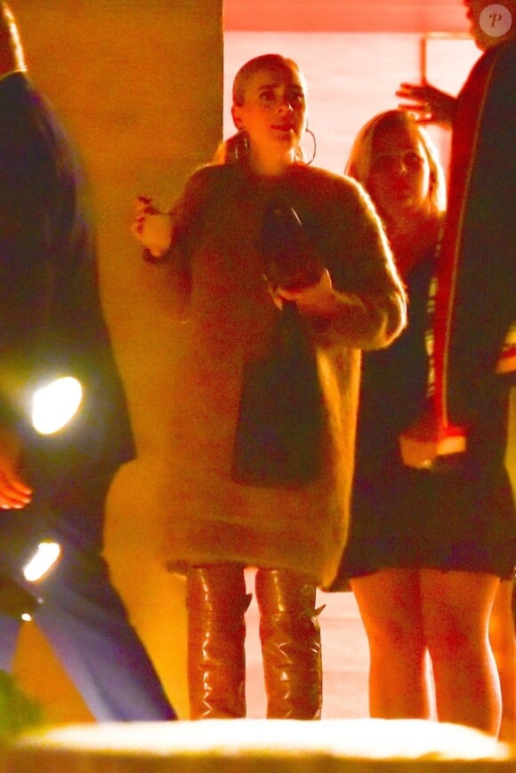 Exclusif - Adele est allée faire la fête avec des amies au restaurant Nobu dans le quartier de Malibu à Los Angeles, le 26 octobre 2019
