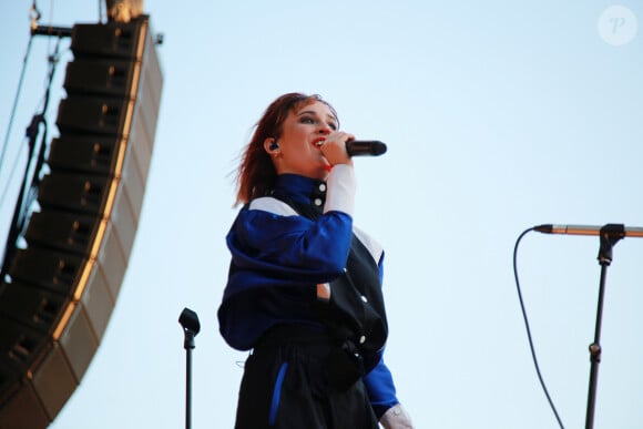 La chanteuse Suzane en concert sur le parvis de l'Hôtel de Ville de Paris, lors du Festival Fnac Live 2019. Le 3 juillet 2019 © Céline Bonnarde / Bestimage