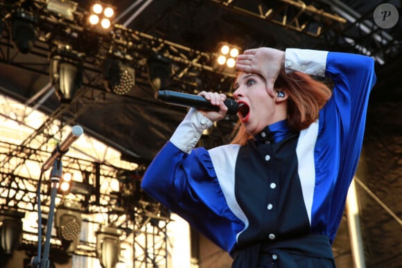 La chanteuse Suzane en concert sur le parvis de l'Hôtel de Ville de Paris, lors du Festival Fnac Live 2019. Le 3 juillet 2019 © Céline Bonnarde / Bestimage