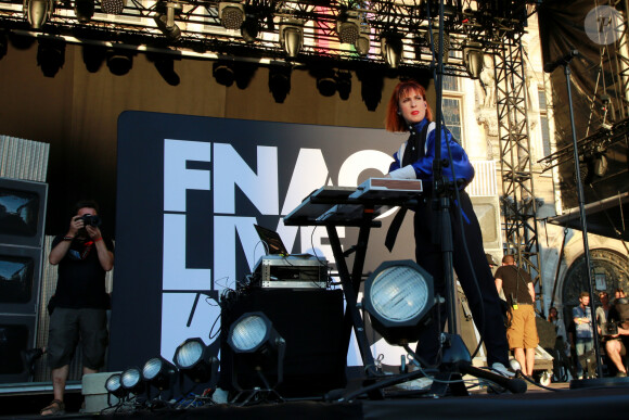 La chanteuse Suzane en concert sur le parvis de l'Hôtel de Ville de Paris, lors du Festival Fnac Live 2019. Le 3 juillet 2019 © Céline Bonnarde / Bestimage