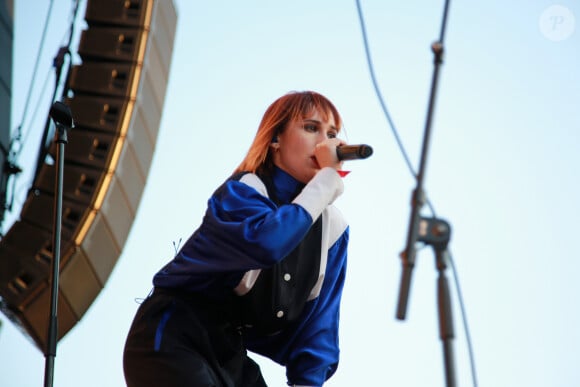 La chanteuse Suzane en concert sur le parvis de l'Hôtel de Ville de Paris, lors du Festival Fnac Live 2019. Le 3 juillet 2019 © Céline Bonnarde / Bestimage
