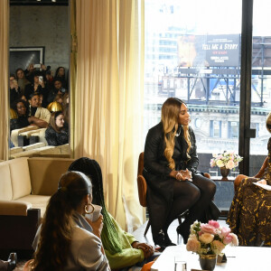 Serena Williams interviewée par Anna Wintour lors de la présentation de la nouvelle collection de "S by Serena" à New York. Le 12 février 2020.