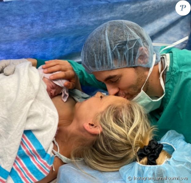 Anna Kournikova dévoile les premières photos de son troisième enfant avec Enrique Iglesias sur Instagram, le 13 février 2020.