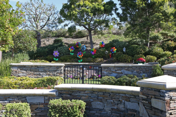 Exclusif - Illustrations de la tombe de Kobe Bryant et de sa fille Gianna au cimetière de Pacific View Memorial Park à Corona Del Mar à Newport Beach le 14 février 2020.