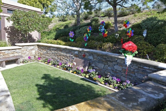 Exclusif - Illustrations de la tombe de Kobe Bryant et de sa fille Gianna au cimetière de Pacific View Memorial Park à Corona Del Mar à Newport Beach le 14 février 2020.