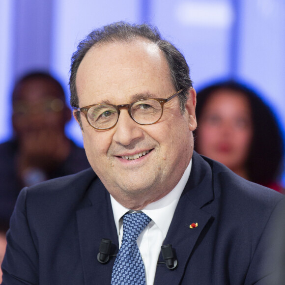 Exclusif - François Hollande lors de l'enregistrement de l'émission Clique sur Canal Plus le 13 février 2020. © Jack Tribeca / Bestimage