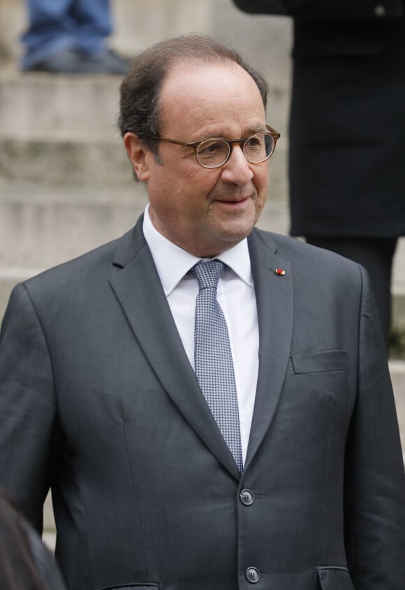 François Hollande - Sorties des obsèques de Jean-Michel Martial en l'église Saint-Roch à Paris le 23 octobre 2019. © Christophe Clovis / Bestimage