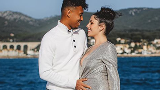 Coralie Porrovecchio enceinte : photo en lingerie elle affiche son baby bump