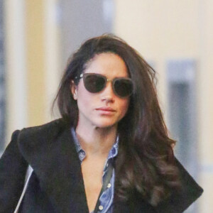 Meghan Markle - Exclusif - People arrivent à l'aéroport de Vancouver pour les vacances de Noël, le 25 décembre 2015