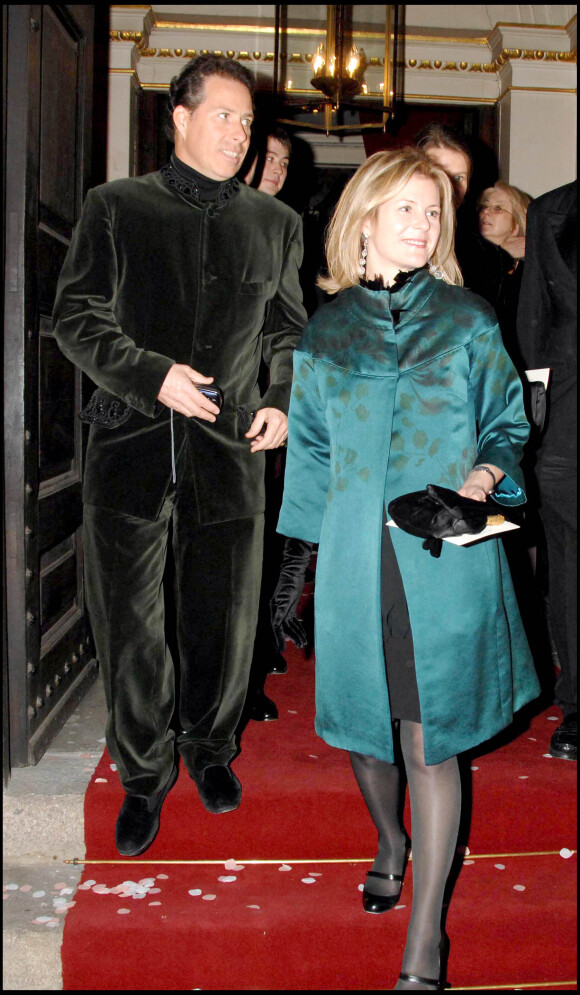 David Linley et son épouse Serena Stanhope au mariage de Frances Armstrong-Jones et Rodolphe von Mannsthal à Londres en 2006.