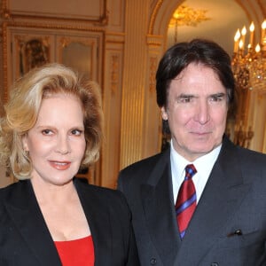 Tony Scotti et Sylvie Vartan à Paris. © Guillaume Gaffiot /Bestimage14/12/2011 - PARIS