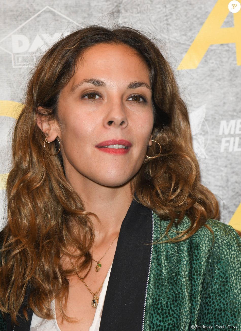 alysson-paradis-avant-premi-re-du-film-andy-au-cin-ma-elys-es