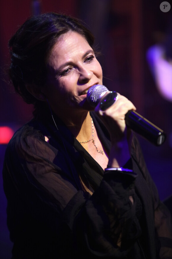 Charlotte Valandrey a fêté son 50ème anniversaire lors de son concert au Zèbre de Belleville à Paris. Le 29 novembre 2018 © Cédric Perrin / Bestimage