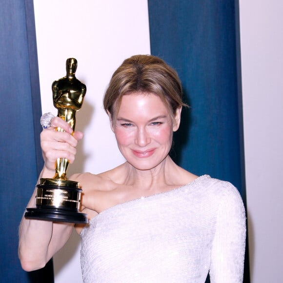 Renée Zellweger, lauréate du prix de la meilleure actrice dans un rôle principal pour "Judy" - People à la soirée "Vanity Fair Oscar Party" après la 92ème cérémonie des Oscars 2020 à Los Angeles, le 9 février 2020.
