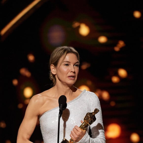 Renée Zellweger lors de la 92ème cérémonie des Oscars 2020 à Los Angeles, le 9 février 2020.