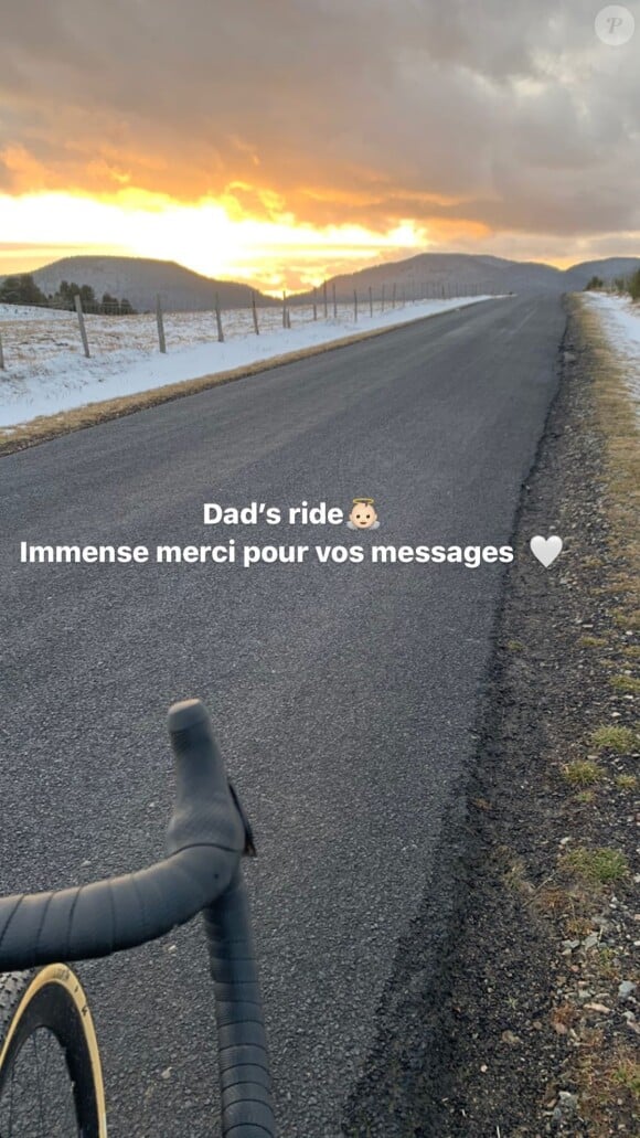 Romain Bardet lors de sa première sortie à vélo de papa après la naissance de son fils Angus, le 26 février 2020, en story Instagram.