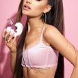 Ariana Grande pose pour la campagne de son nouveau parfum.