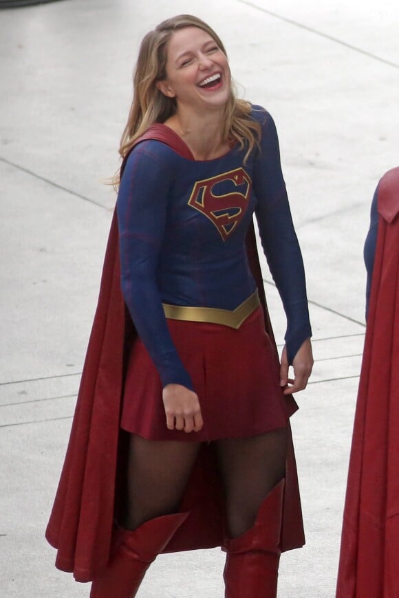 Melissa Benoist - Exclusif - Les acteurs sur le tournage de Super Girl et Superman dans les rues de Vancouver au Canada, le 31 octobre 2018