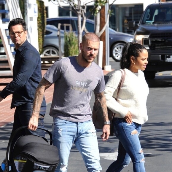 Matt Pokora et sa compagne Christina Milian se baladent avec leur fils Isaiah dans le quartier de West Hollywood à Los Angeles. La petite famille est allée déjeuner chez Fred Segal. Le 11 février 2020