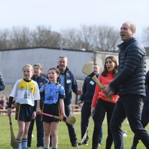 Le prince William, duc de Cambridge lors d'une session de Hurling, un sport traditionnel irlandais au Knocknacarra GAA Club à Galway le 5 mars 2020.