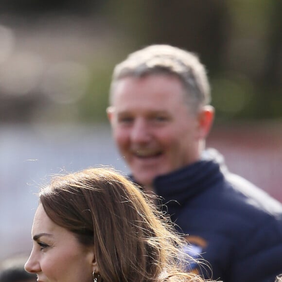 Le prince William, duc de Cambridge, et Catherine Kate Middleton, duchesse de Cambridge, lors d'une session de Hurling, un sport traditionnel irlandais au Knocknacarra GAA Club à Galway le 5 mars 2020.