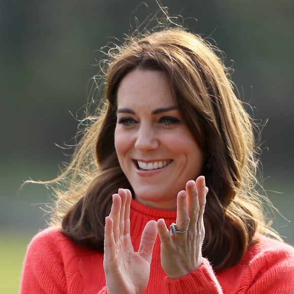 Catherine Kate Middleton, duchesse de Cambridge, lors d'une session de Hurling, un sport traditionnel irlandais au Knocknacarra GAA Club à Galway le 5 mars 2020.