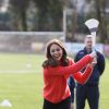 Catherine Kate Middleton, duchesse de Cambridge, lors d'une session de Hurling, un sport traditionnel irlandais au Knocknacarra GAA Club à Galway le 5 mars 2020.