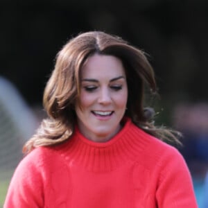 Catherine Kate Middleton, duchesse de Cambridge lors d'une session de Hurling, un sport traditionnel irlandais au Knocknacarra GAA Club à Galway le 5 mars 2020.