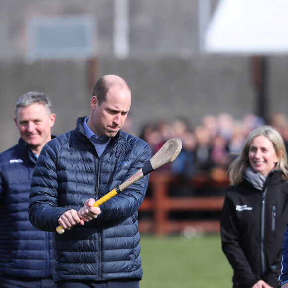 Le prince William, duc de Cambridge lors d'une session de Hurling, un sport traditionnel irlandais au Knocknacarra GAA Club à Galway le 5 mars 2020.