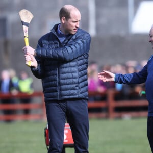 Le prince William, duc de Cambridge lors d'une session de Hurling, un sport traditionnel irlandais au Knocknacarra GAA Club à Galway le 5 mars 2020.