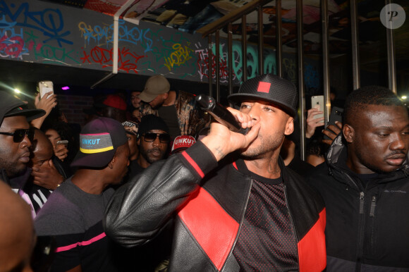 Exclusif - Le rappeur Booba fête son 41ème anniversaire au club Hobo et par la même occasion lance sa bouteille de Whisky nommée "Duc" à Paris le 12 décembre 2017. © Rachid Bellak/Bestimage