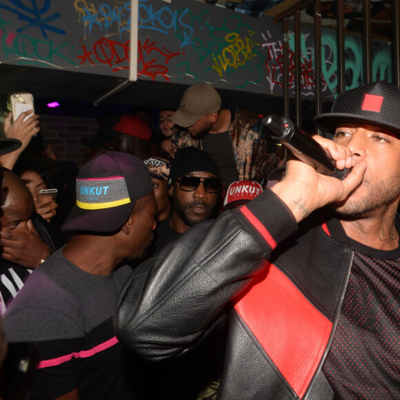 Exclusif - Le rappeur Booba fête son 41ème anniversaire au club Hobo et par la même occasion lance sa bouteille de Whisky nommée "Duc" à Paris le 12 décembre 2017. © Rachid Bellak/Bestimage