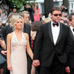Russel Crowe et sa femme Danielle Spencer - Montée des marches du film "Robin des Bois"au 63e Festival de Cannes en 2010.