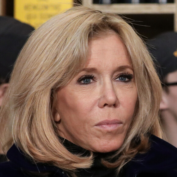 Brigitte Macron lors de l'inauguration du Café Joyeux, le cinquième, sur l'avenue des Champs-Elysée à Paris le 9 mars 2020. © Stéphane Lemouton / Bestimage