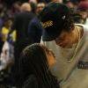 Jay-Z et sa fille Blue Ivy Carter assistent au match de NBA Los Angeles Clippers - Los Angeles Lakers au Staples Center. Los Angeles, le 8 mars 2020.