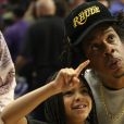 Jay-Z et sa fille Blue Ivy Carter assistent au match de NBA Los Angeles Clippers - Los Angeles Lakers au Staples Center. Los Angeles, le 8 mars 2020.