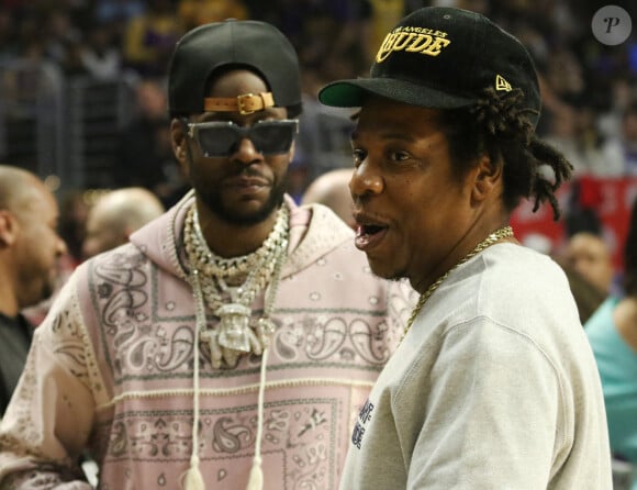 2 Chainz et Jay-Z assistent au match de NBA Los Angeles Clippers - Los Angeles Lakers au Staples Center. Los Angeles, le 8 mars 2020.