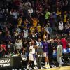 LeBron James (en maillot blanc) lors du match de NBA Los Angeles Clippers - Los Angeles Lakers au Staples Center. Los Angeles, le 8 mars 2020.