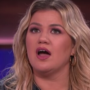 Kelly Clarkson dans l'émission "The Kelly Clarkson Show". Le 6 mars 2020.