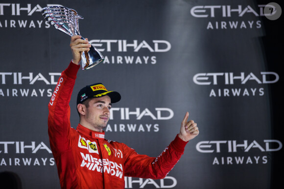 Lewis Hamilton remporte sa 11ème victoire de la saison en triomphant au Grand Prix de Formule 1 d'Abu Dhabi, le 1er décembre 2019.
