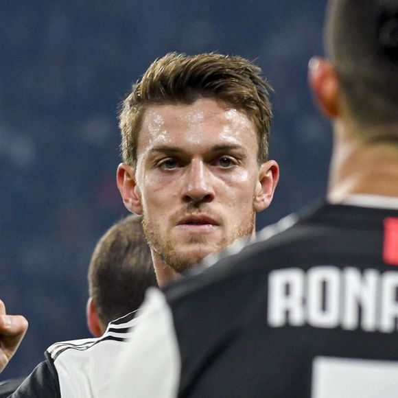 La Juventus Turin a annoncé que son défenseur, Daniele Rugani, avait été testé positif au coronavirus Juventus le 11 mars 2020.