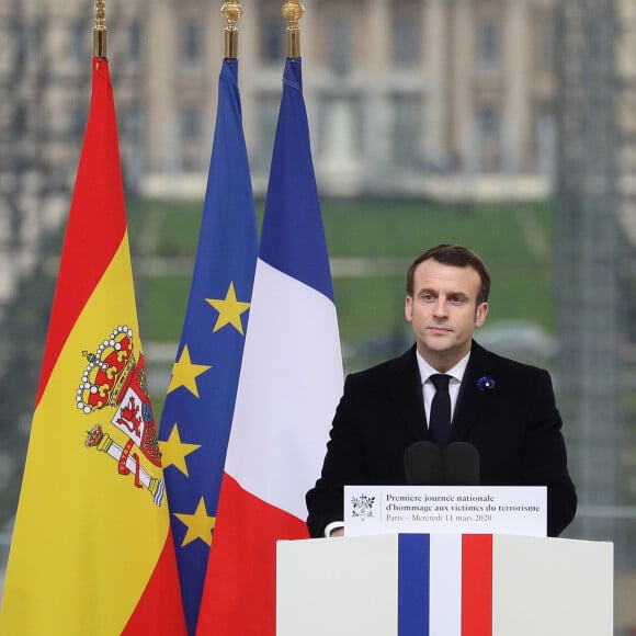 Le président Emmanuel Macron lors de la cérémonie à l'occasion de la première journée nationale d'hommage aux victimes du terrorisme sur l'Esplanade du Trocadero à Paris le 11 mars 2020. © Stéphane Lemouton / Bestimage