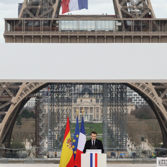 Le président Emmanuel Macron lors de la cérémonie à l'occasion de la première journée nationale d'hommage aux victimes du terrorisme sur l'Esplanade du Trocadero à Paris le 11 mars 2020. © Stéphane Lemouton / Bestimage