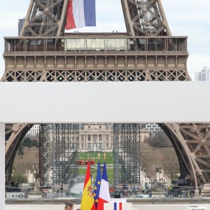 Le président Emmanuel Macron, la première dame Brigitte Macron, le roi Felipe VI d'Espagne, la reine Letizia lors de la cérémonie à l'occasion de la première journée nationale d'hommage aux victimes du terrorisme sur l'Esplanade du Trocadero à Paris le 11 mars 2020. © Stéphane Lemouton / Bestimage