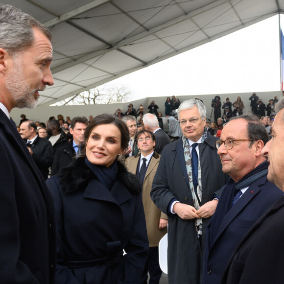 Le roi Felipe VI d'Espagne, la reine Letizia, Didier Reynders commissaire européen à la justice, François Hollande, Nicolas Sarkozy lors de la cérémonie à l'occasion de la première journée nationale d'hommage aux victimes du terrorisme sur l'Esplanade du Trocadero à Paris le 11 mars 2020. © Jacques Witt / Pool / Bestimage