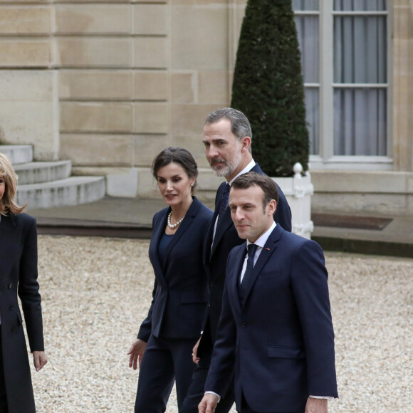 La première dame Brigitte Macron, le président Emmanuel Macron, le roi Felipe VI d'Espagne, La reine Letizia d'Espagne - Le roi et la reine d'Espagne arrivent au palais de l'Elysée à Paris pour un déjeuner avant la cérémonie à l'occasion de la première journée nationale d'hommage aux victimes du terrorisme le 11 mars 2020. © Stéphane Lemouton / Bestimage