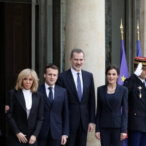 La première dame Brigitte Macron, le président Emmanuel Macron, le roi Felipe VI d'Espagne, La reine Letizia d'Espagne - Le roi et la reine d'Espagne arrivent au palais de l'Elysée à Paris pour un déjeuner avant la cérémonie à l'occasion de la première journée nationale d'hommage aux victimes du terrorisme le 11 mars 2020. © Stéphane Lemouton / Bestimage