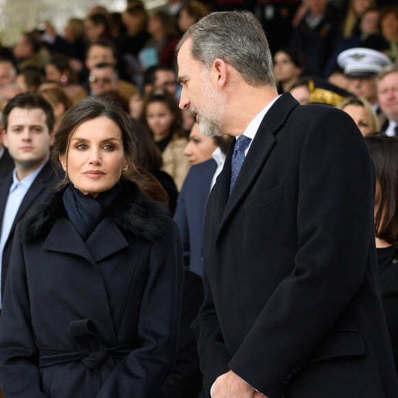 La reine Letizia, le roi Felipe VI d'Espagne lors de la cérémonie à l'occasion de la première journée nationale d'hommage aux victimes du terrorisme sur l'Esplanade du Trocadero à Paris le 11 mars 2020. © Jacques Witt / Pool / Bestimage