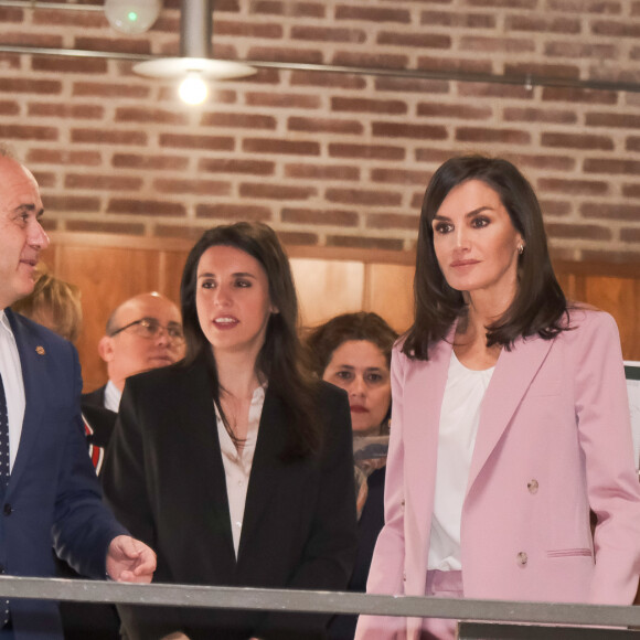 La reine Letizia d'Espagne et la ministre Irene Montero lors d'une réunion de travail avec APRAMP (Association pour la prévention, la réiserisation et les soins des femmes protestantes) à Madrid, Espagne, le 6 mars 2020. © Antonio Navia/Panoramic/Bestimage